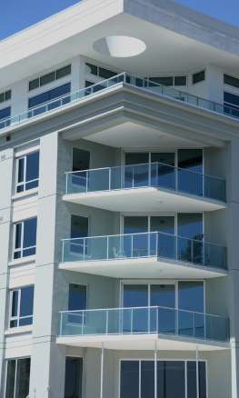 Cortina de Vidro e Envidraçamento de Varanda